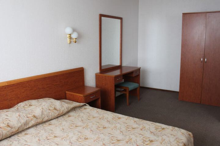 Room 5 of 40