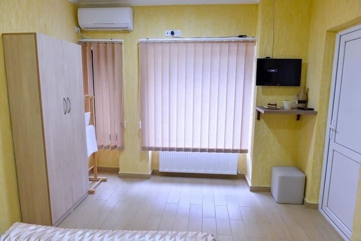 Room 15 of 46