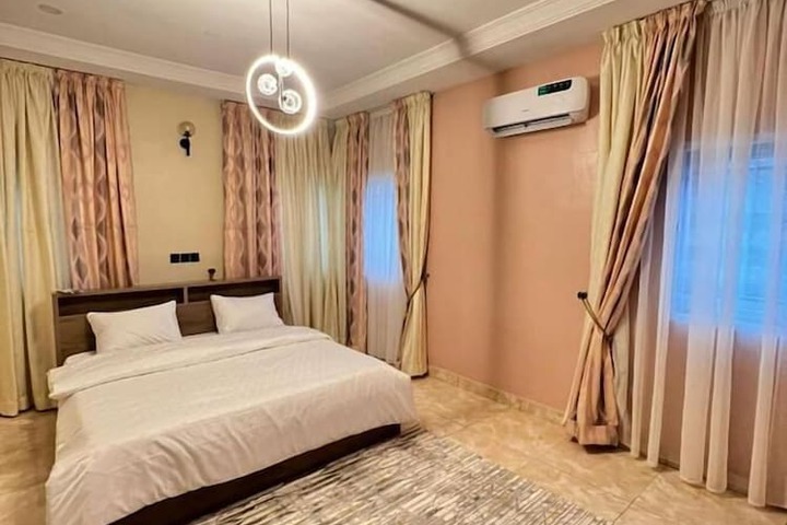 Room 3 of 46