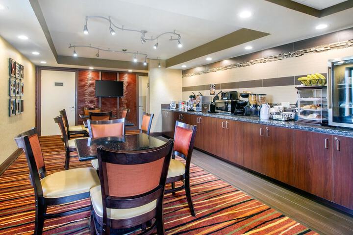 Breakfast area