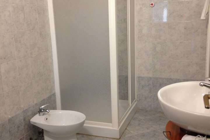 Room 12 of 15