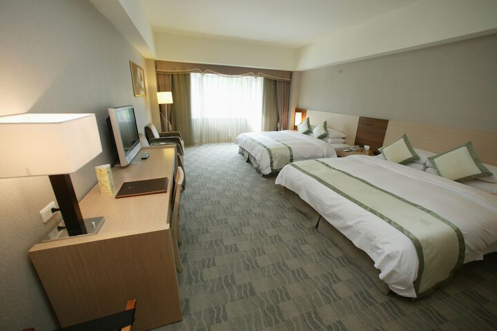 Room 10 of 90