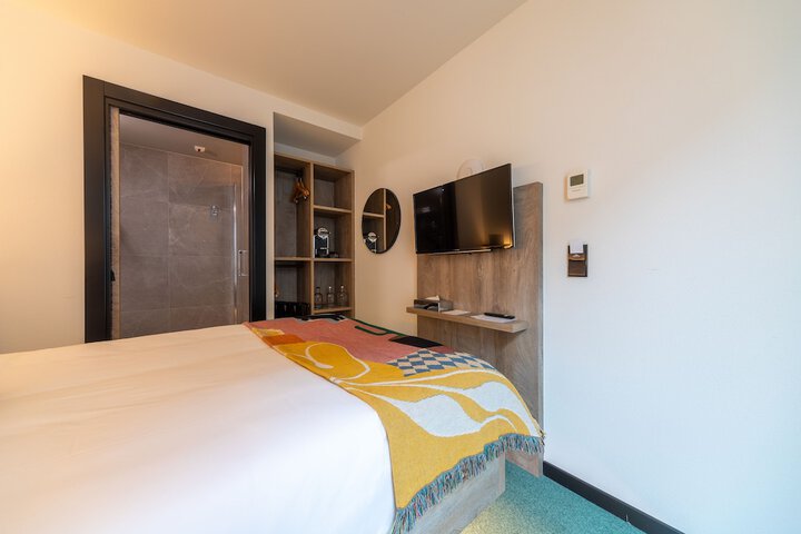Room 21 of 45