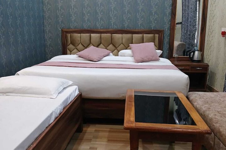 Room 2 of 7
