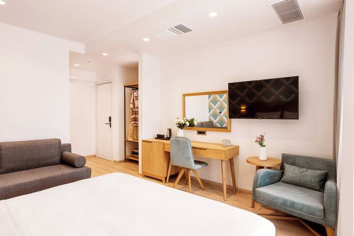 Room 53 of 84
