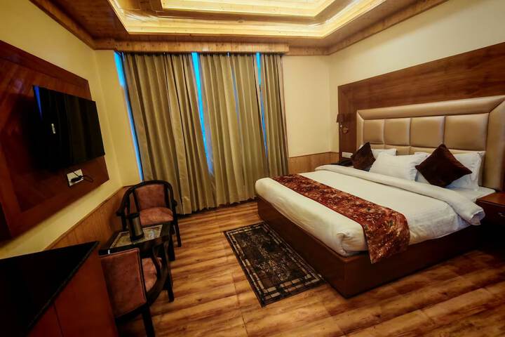 Room 9 of 29