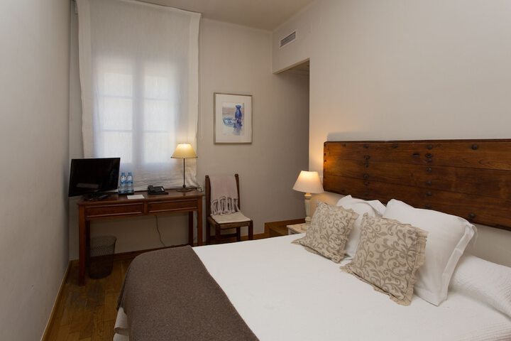 Room 4 of 71