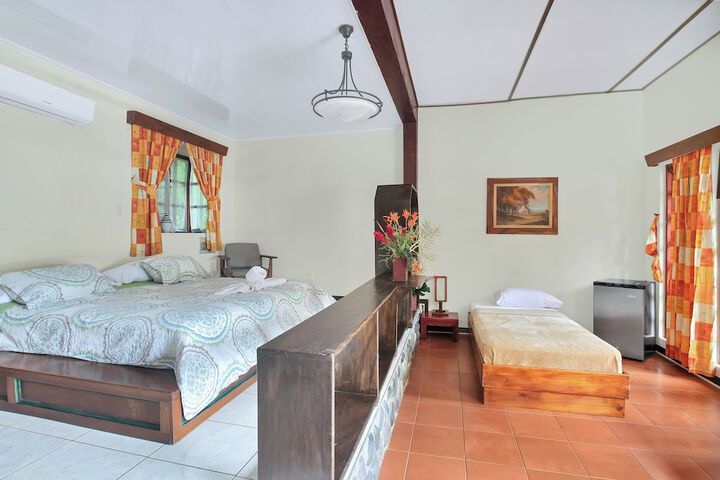 Room 4 of 74