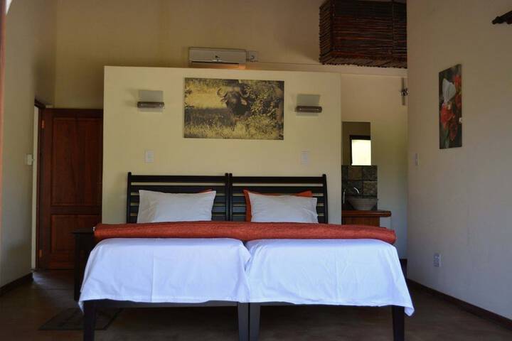 Room 6 of 38