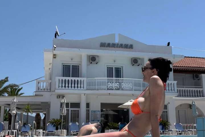 Hotel with Pool