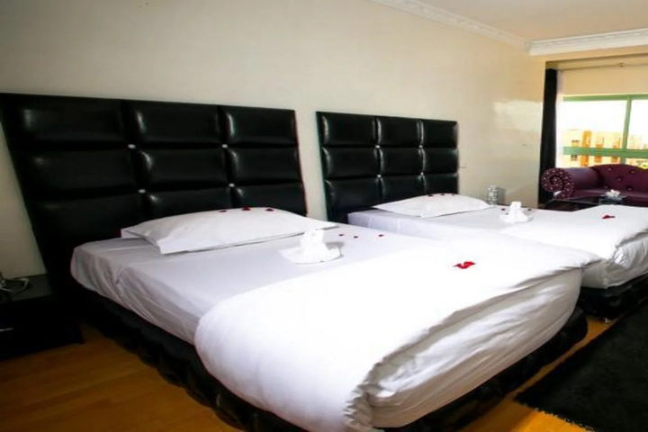 Room 2 of 8