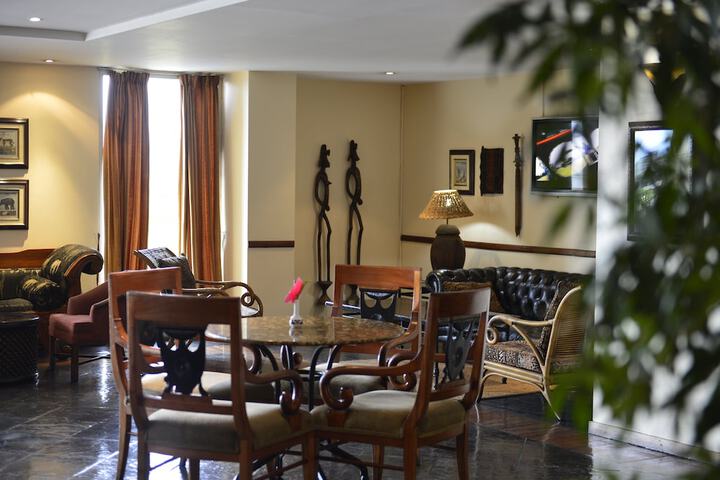 Lounge 189 of 276