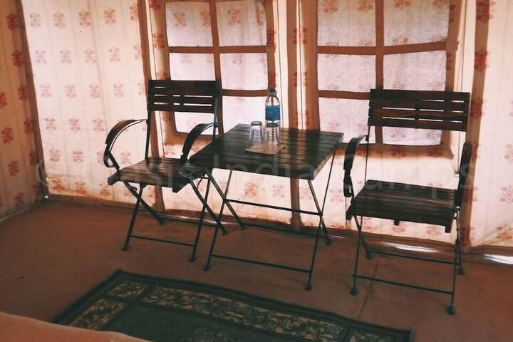 Room 5 of 11