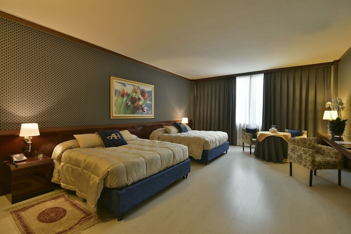 Room 5 of 62