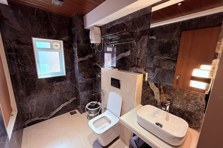 Room 46 of 74