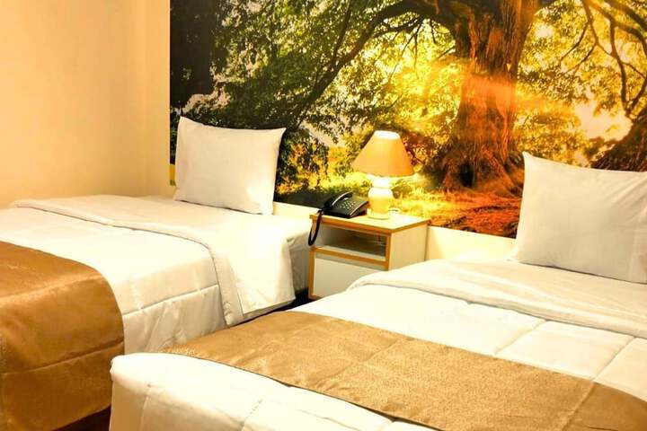 Room 55 of 284