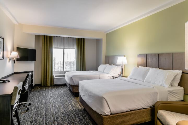 1 King Bed Studio Suite (3 of 6)