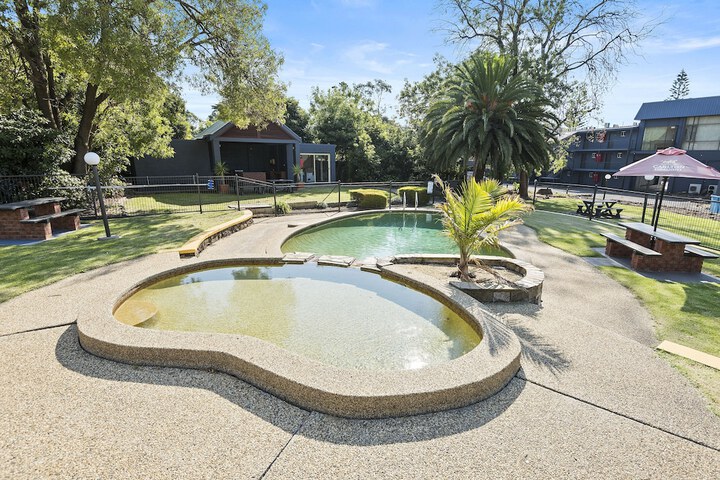 Pool 96 of 116