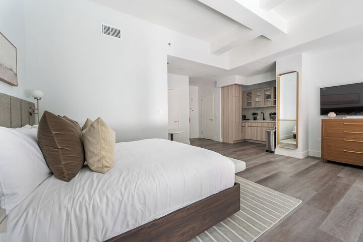 Room 180 of 626