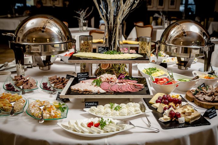 Dining 60 of 95