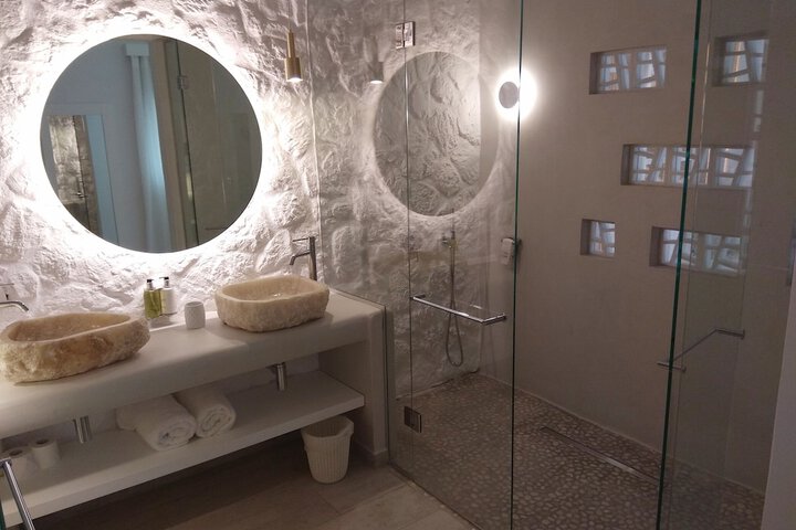 Room 41 of 84