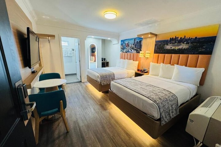 Room 13 of 27