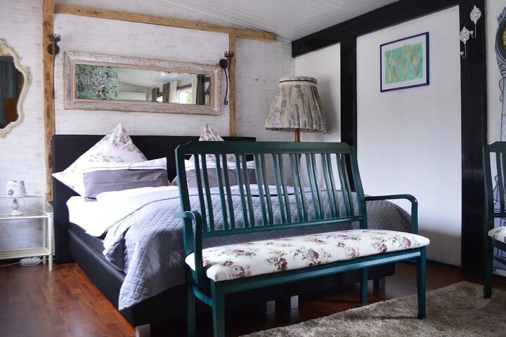Room 2 of 49
