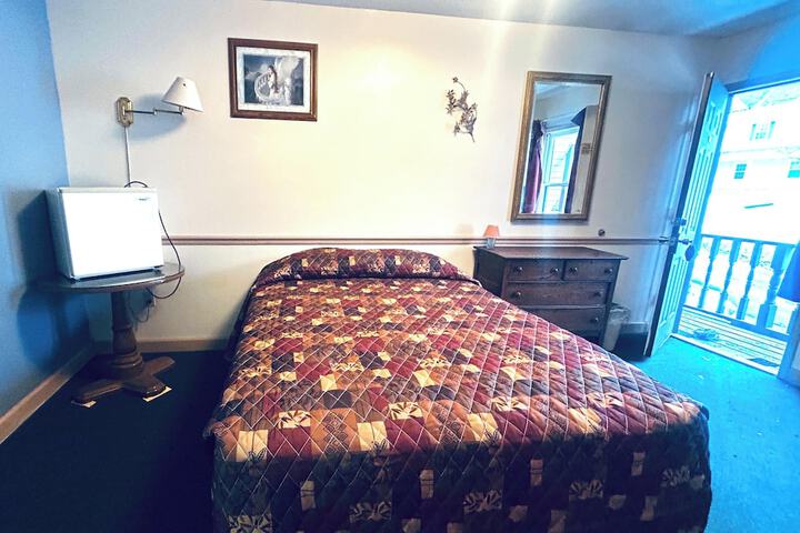 Room 8 of 19