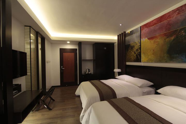 Room 25 of 59