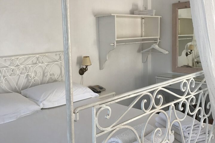 Room 4 of 23