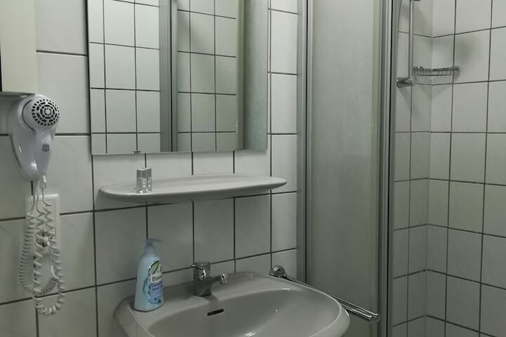 Room 5 of 5