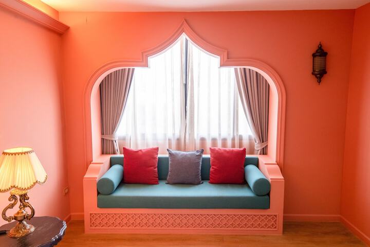 Room 9 of 129