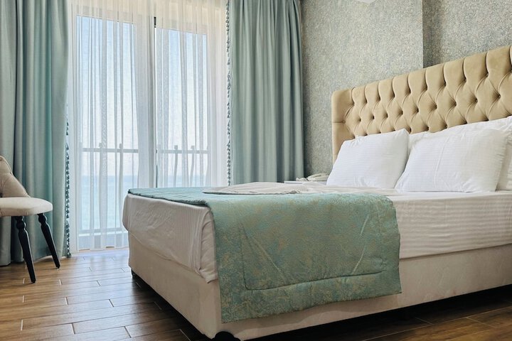 Room 3 of 39