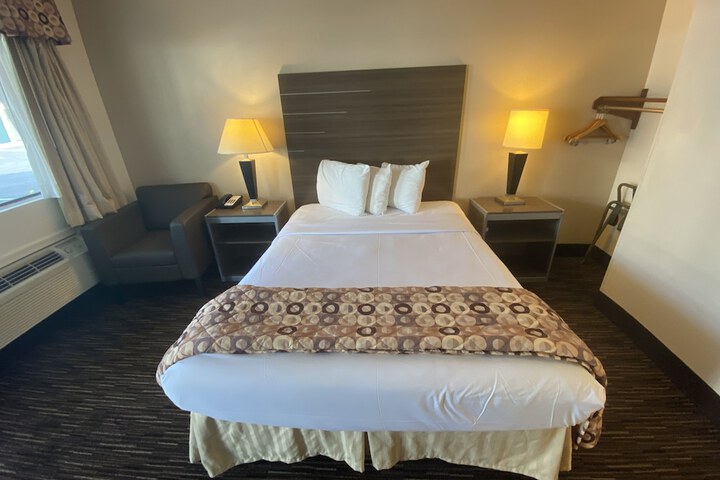 Room 8 of 26