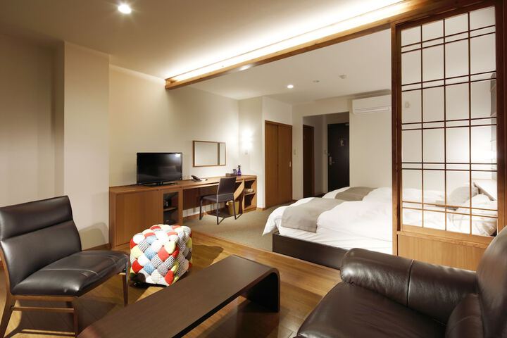 Room 8 of 43