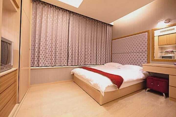 Room 50 of 98