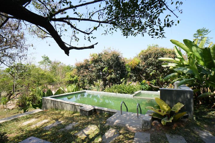 Pool 4 of 8