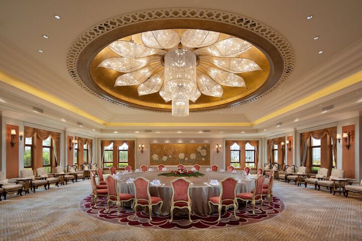 Ballroom/Hall 50 of 61