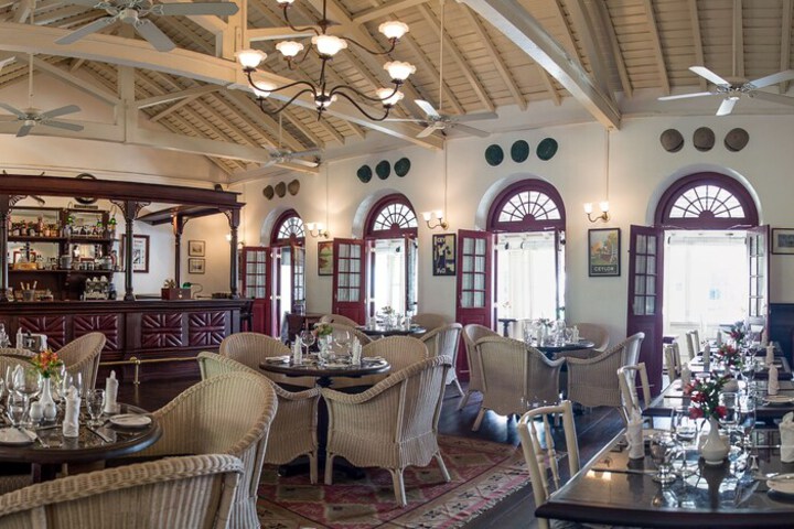 Dining 14 of 27