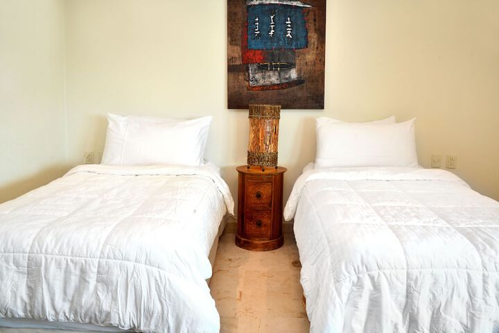 Room 30 of 204