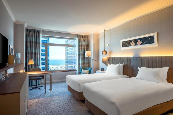 Room 21 of 201