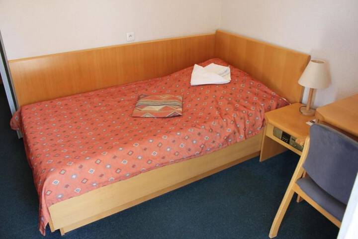 Room 40 of 73