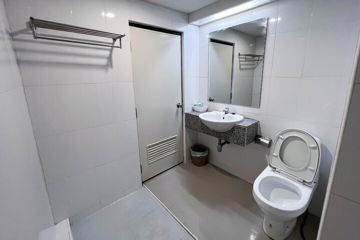 Room 30 of 41