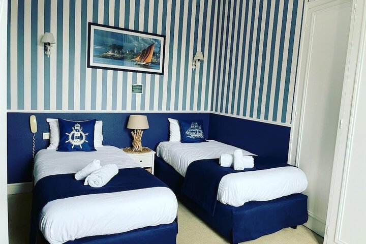 Room 13 of 35