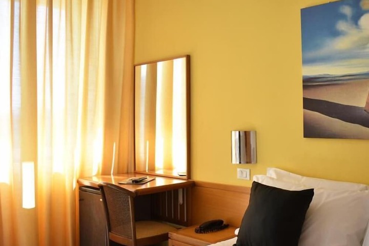Room 14 of 48