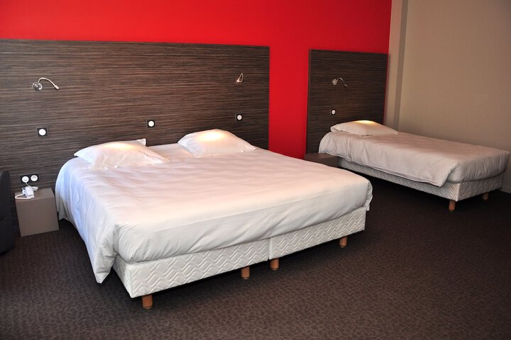 Room 16 of 46