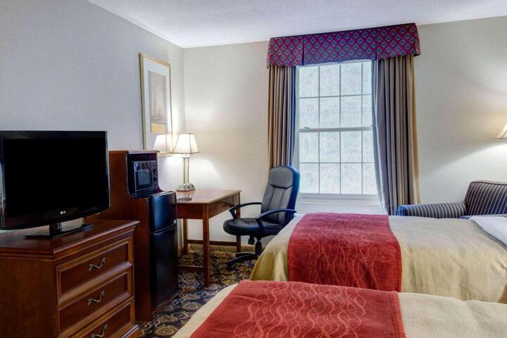 2 Double Beds (9 of 11)