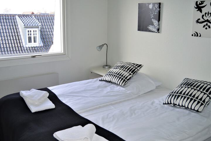 Room 3 of 40
