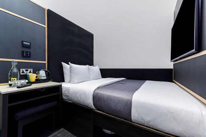 Room 5 of 52