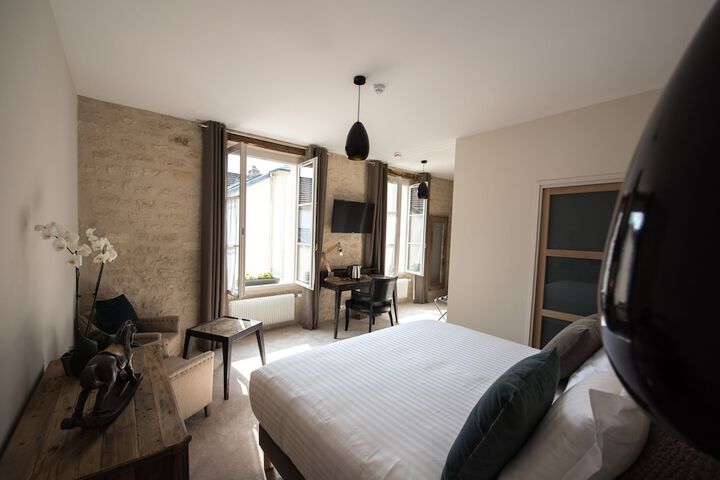 Room 10 of 37